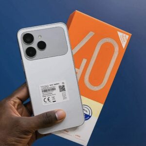 Técno Spark 40