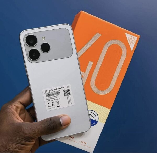 Técno Spark 40