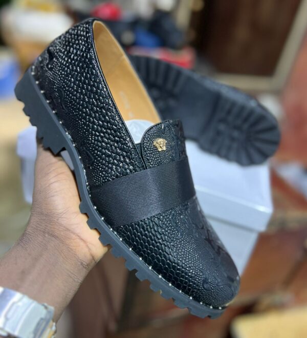 Told Versace – Image 2