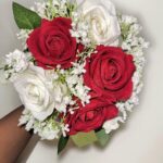 Bouquet de roses et peluches