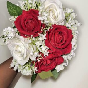 Bouquet de roses et peluches