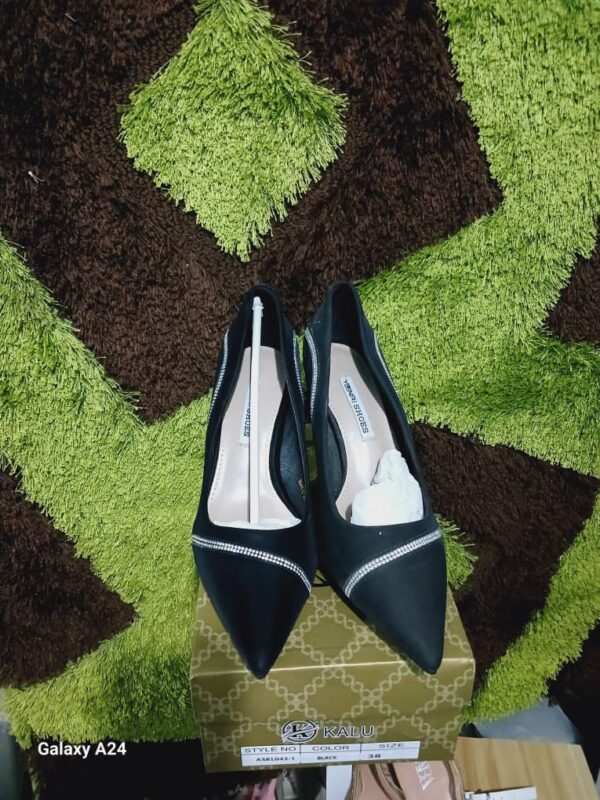 GUESS – Image 9