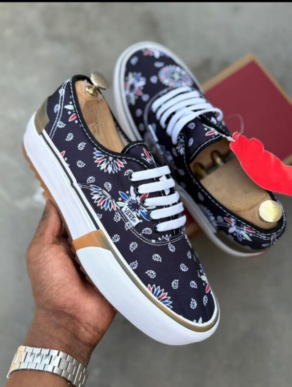 Van's